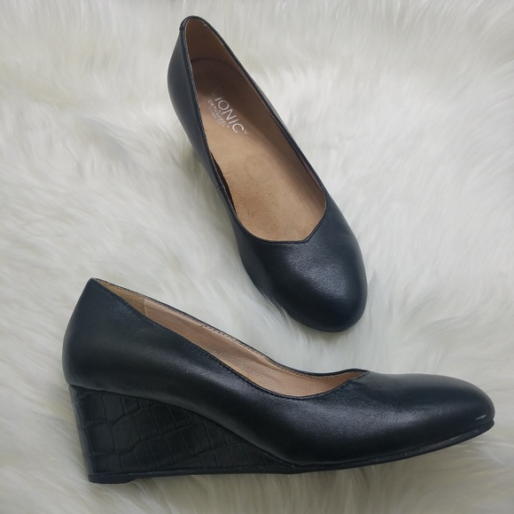 vionic antonia womens leather wedge